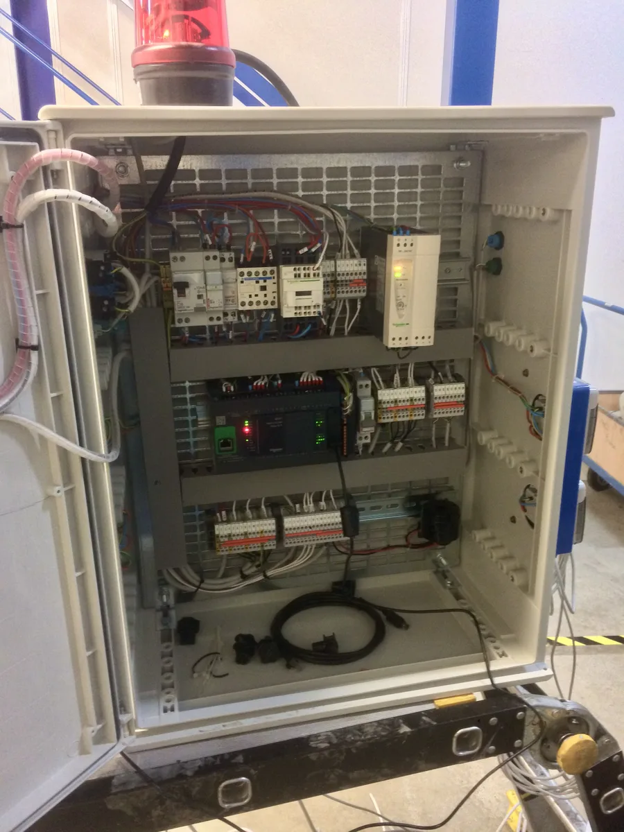 Armoire Schneider — automatisme industriel