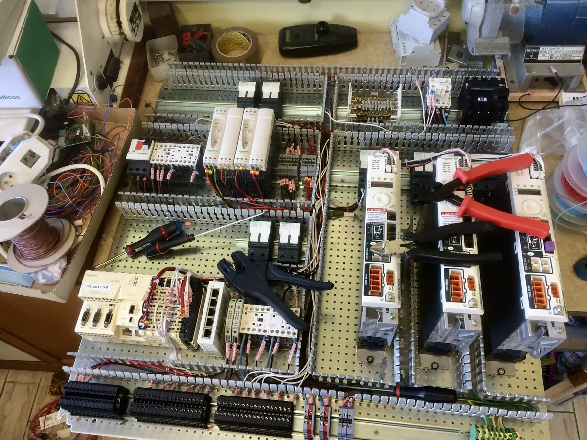 Câblage automate industriel — intervention terrain